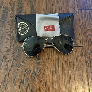 Ray ban aviator sunglasses